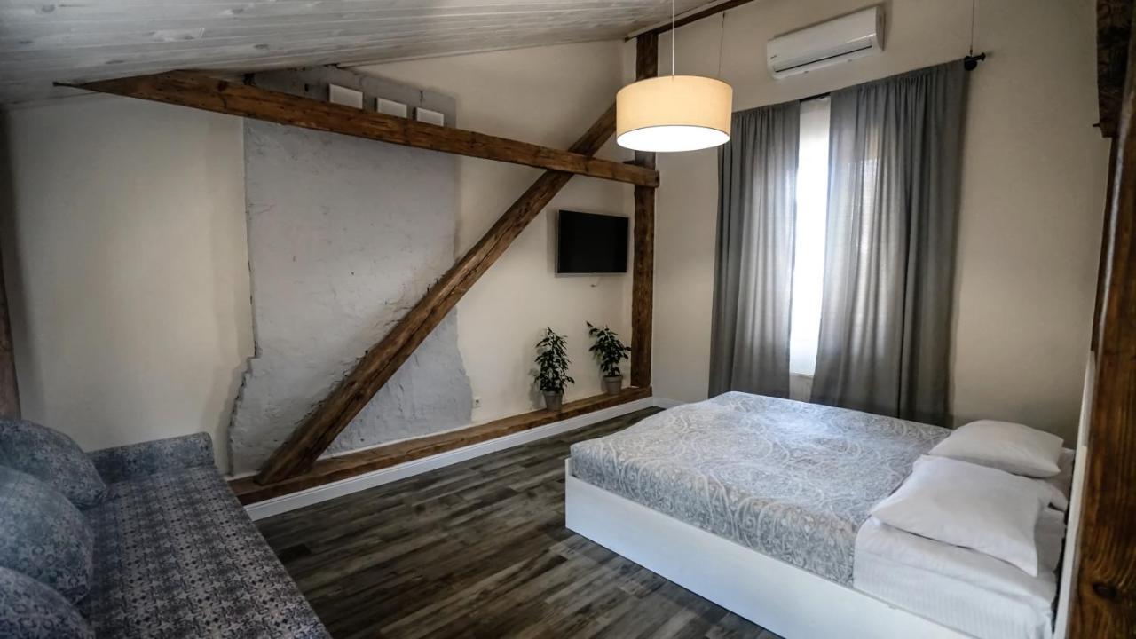 Hotel N°10 Lviv Ngoại thất bức ảnh